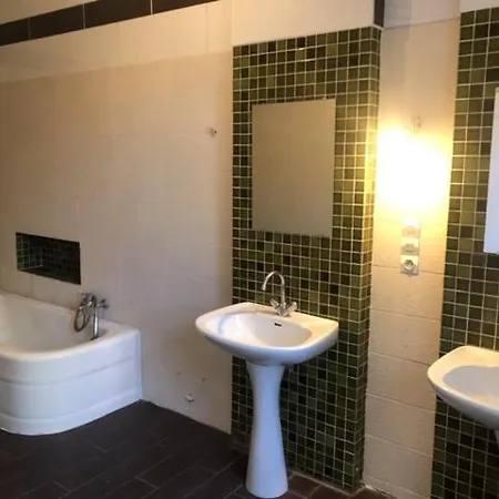 Hostel Grande Maison Charentaise Modulable A Cote De Cognac *